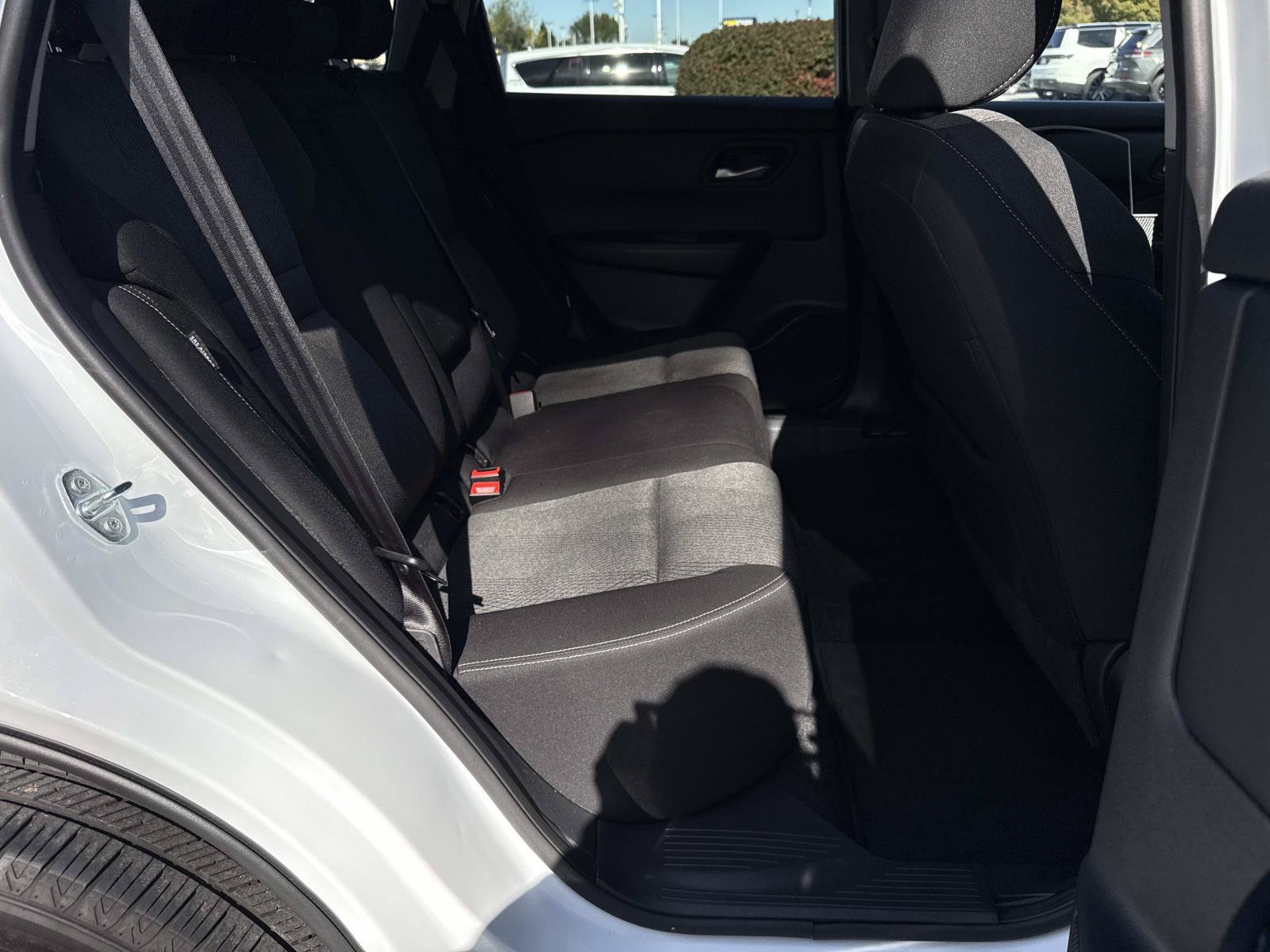Used 2025 Nissan Rogue SV AWD/4WD image 26