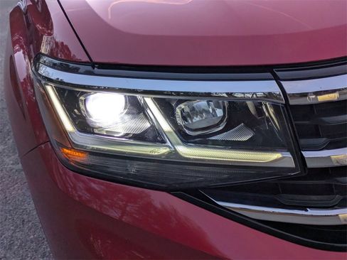 Certified 2021 Volkswagen Atlas Cross Sport SEL image 10