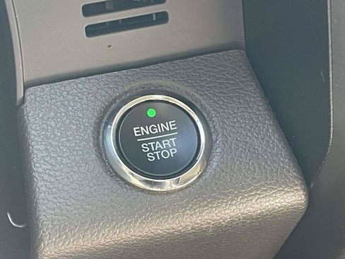Used 2021 Ford Expedition XLT RWD image 26