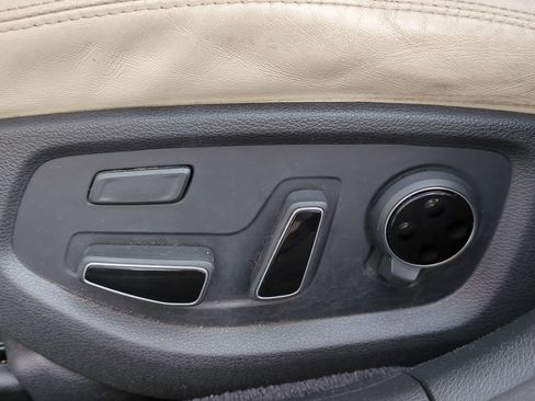 Used 2015 Hyundai Genesis 5.0 image 18