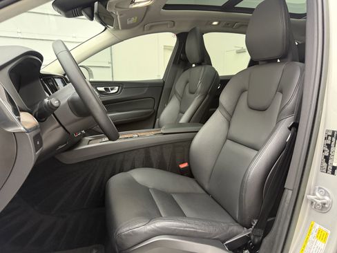 Certified 2023 Volvo XC60 B5 Plus w/ Protection Package Premier image 13