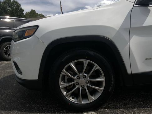 Used 2019 Jeep Cherokee Latitude Plus FWD image 18