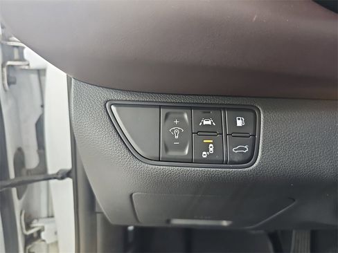 Used 2019 Genesis G70 2.0T Advanced image 30