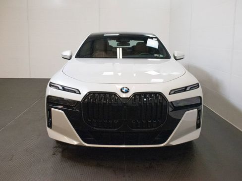 New 2026 BMW 740i xDrive AWD/4WD image 2