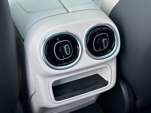 New 2025 Mercedes-Benz GLC 350e 4MATIC image 13