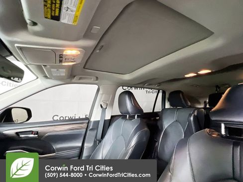 Used 2023 Toyota Highlander Limited image 26