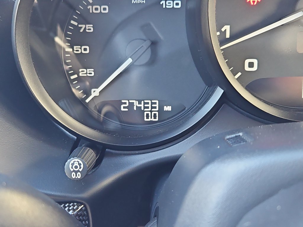Certified 2016 Porsche Boxster Spyder RWD image 13