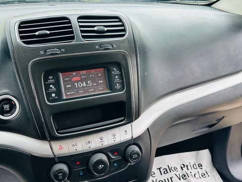 Used 2016 Dodge Journey SXT FWD image 15