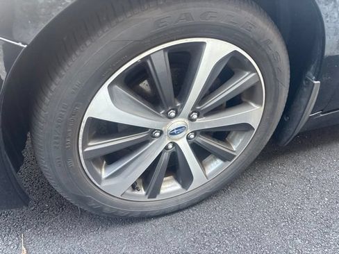 Used 2016 Subaru Legacy 2.5i Limited AWD/4WD image 3
