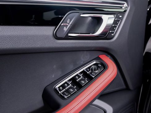 New 2026 Porsche Macan image 24