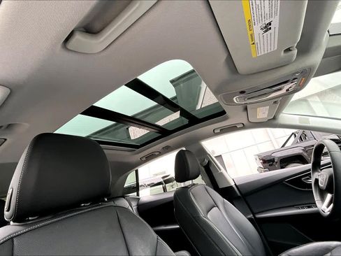 Used 2020 Audi Q8 Premium Plus image 12