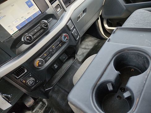 Used 2021 Ford F150 XLT AWD/4WD image 12