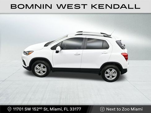 Used 2022 Chevrolet Trax LT w/ LT Convenience Package image 14