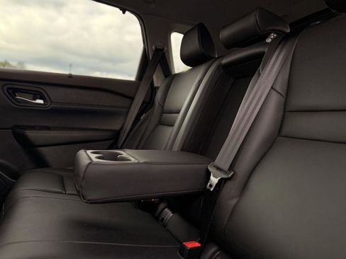 Used 2022 Nissan Rogue SL w/ SL Premium Package image 34