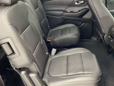 Used 2023 Chevrolet Traverse LT w/ LT Premium Package AWD/4WD image 15
