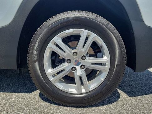 Used 2020 GMC Terrain SLE w/ Driver Convenience Package FWD image 7
