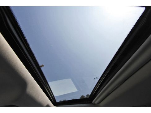 Used 2024 Nissan Altima 2.5 SR w/ SR Premium Package image 25