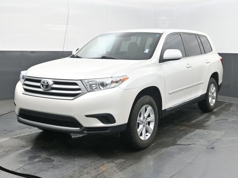Used 2011 Toyota Highlander 2WD image 3