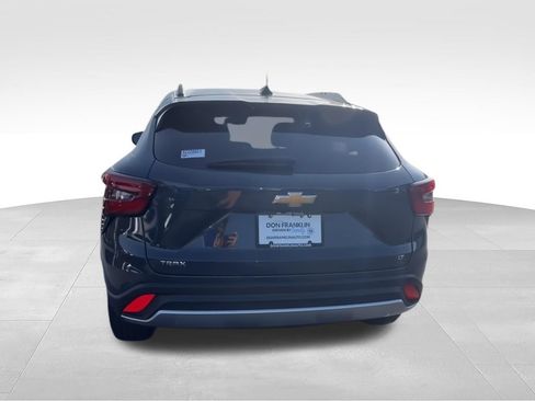 Used 2025 Chevrolet Trax LT w/ Driver Confidence Package FWD image 6