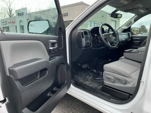 Used 2018 Chevrolet Silverado 1500 W/T w/ Trailering Package image 10