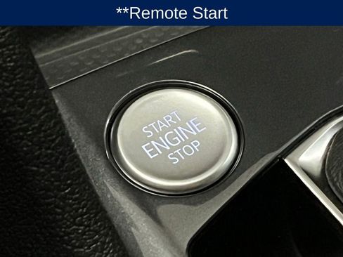 Used 2024 Volkswagen Tiguan SE w/ Panoramic Sunroof Package image 15