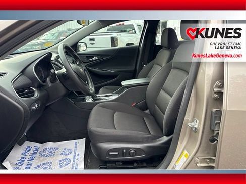 Used 2025 Chevrolet Malibu LT FWD image 14