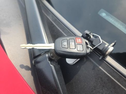 Used 2016 Toyota RAV4 XLE w/ Protection Package AWD/4WD image 14