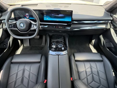 Used 2024 BMW i5 eDrive40i w/ Premium Package RWD image 20