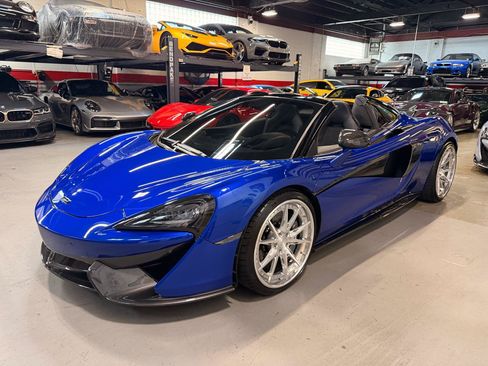 Used 2018 McLaren 570S Spider RWD image 10
