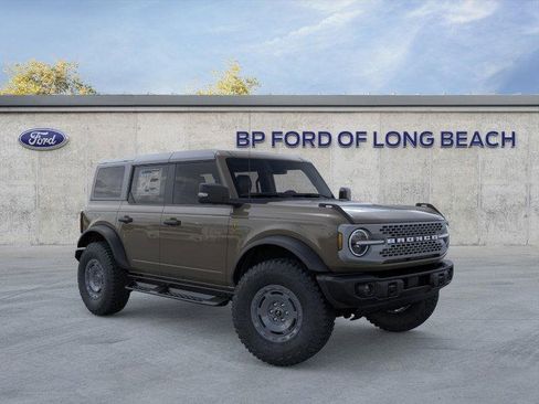 New 2025 Ford Bronco Badlands image 7