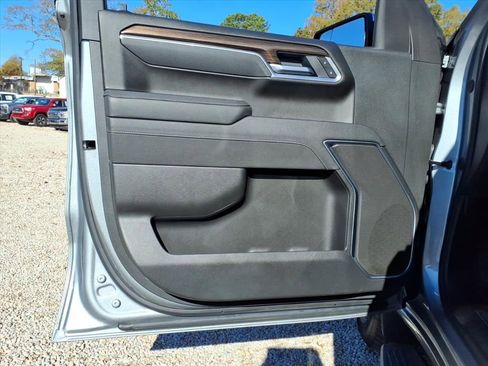 Used 2025 Chevrolet Silverado 1500 LT image 14