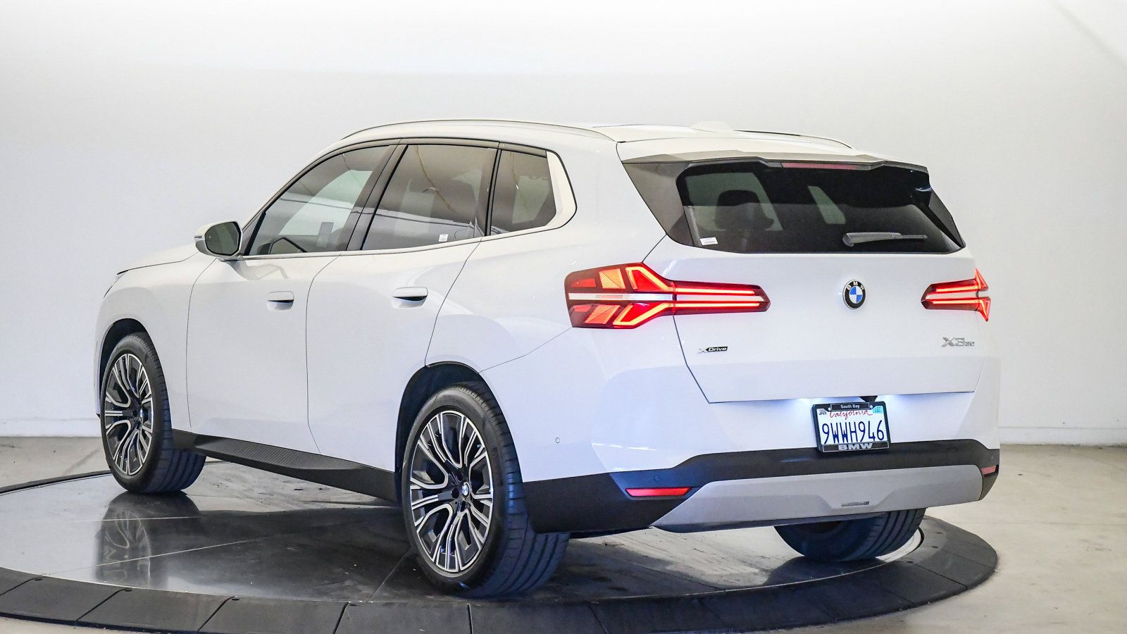 Used 2026 BMW X3 xDrive30i w/ Convenience Package AWD/4WD image 2