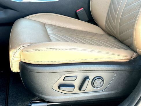 Used 2025 Kia Sorento SX Prestige w/ Olive Brown Leather Package AWD/4WD image 13