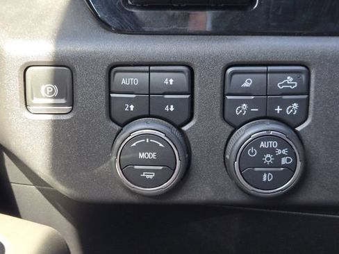 Used 2024 Chevrolet Silverado 1500 ZR2 w/ Technology Package AWD/4WD image 23