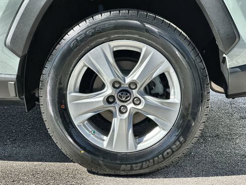 Used 2019 Toyota RAV4 XLE image 8