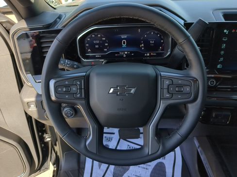 Used 2025 Chevrolet Silverado 2500 ZR2 w/ Technology Package image 32