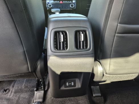 Certified 2025 Hyundai Santa Cruz SEL FWD image 12