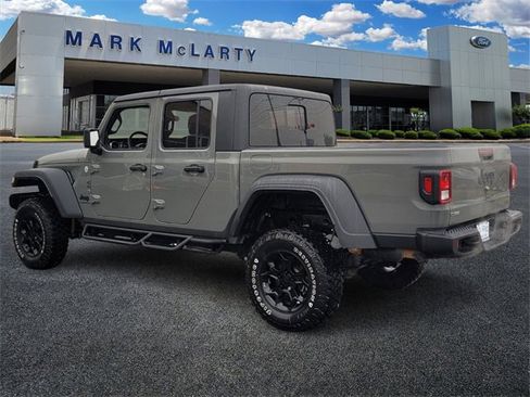 Used 2021 Jeep Gladiator Sport image 6