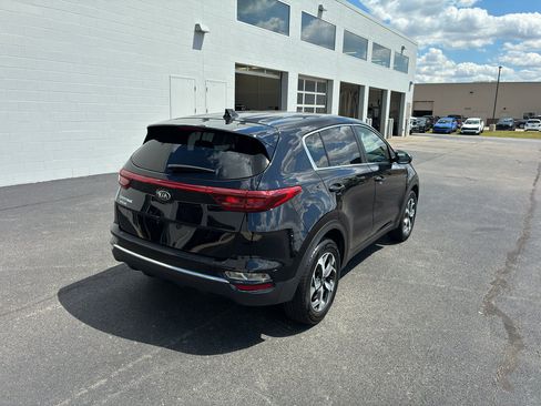 Used 2022 Kia Sportage LX AWD/4WD image 6