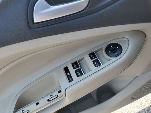 Used 2017 Ford Escape SE w/ SE Leather Comfort Package AWD/4WD image 21