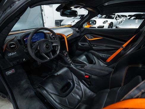 Used 2019 McLaren 720S Performance RWD image 18