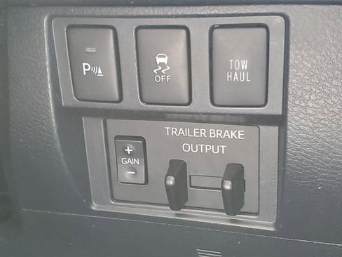 Used 2019 Toyota Tundra Platinum AWD/4WD image 27