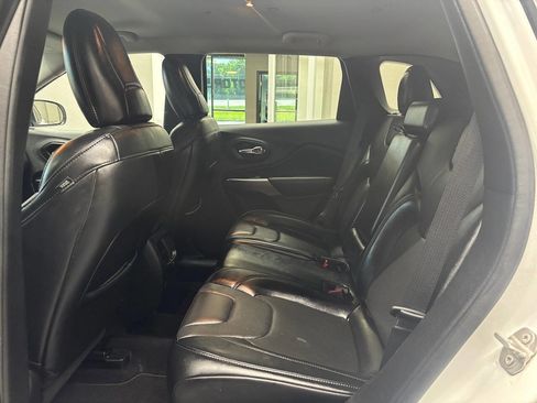 Used 2021 Jeep Cherokee Latitude Lux AWD/4WD image 17