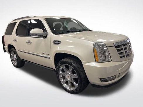 Used 2013 Cadillac Escalade Luxury image 7