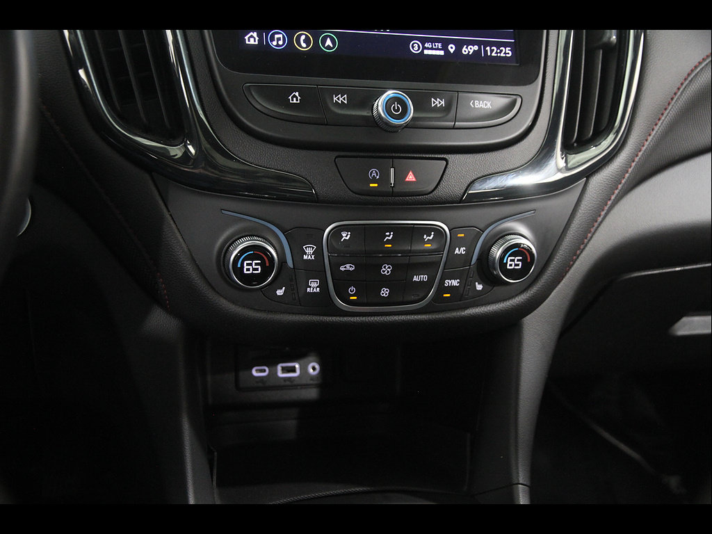 Certified 2022 Chevrolet Equinox RS w/ Infotainment Package FWD image 14