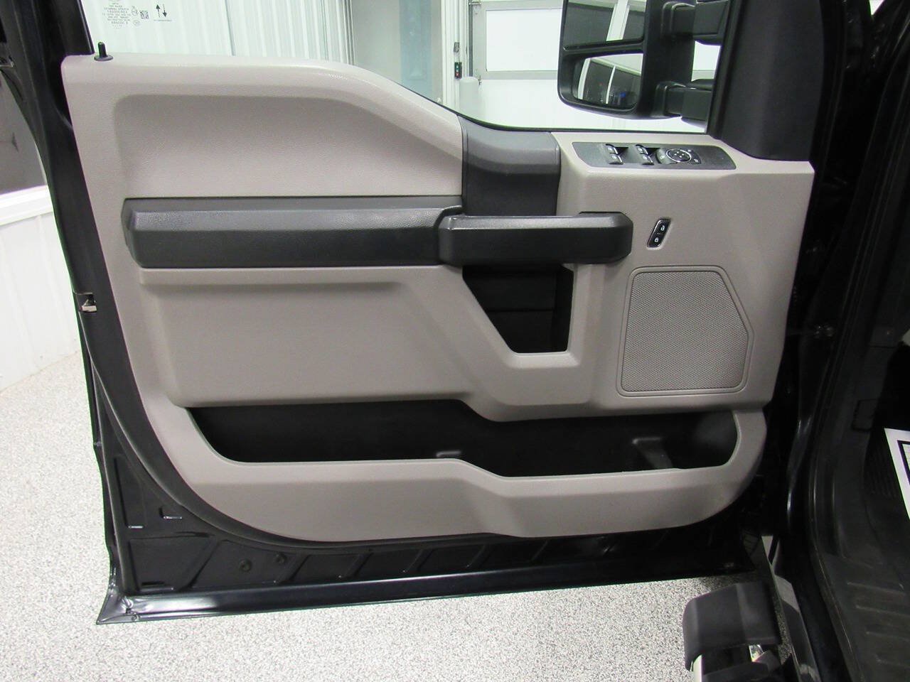 Used 2022 Ford F250 XL w/ Power Equipment Group AWD/4WD image 32