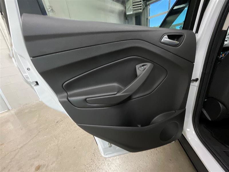 Used 2017 Ford Escape SE AWD/4WD image 19