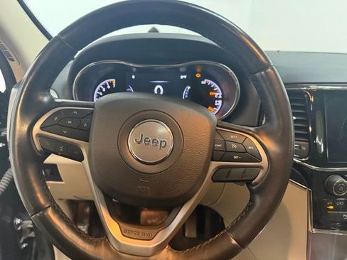 Used 2019 Jeep Grand Cherokee Limited image 24