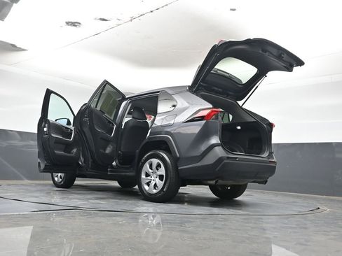 Used 2024 Toyota RAV4 LE image 43