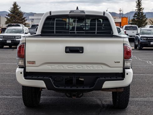 Used 2023 Toyota Tacoma TRD Off-Road w/ TRD Premium Off Road Package image 5